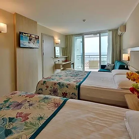 Laguna 4*