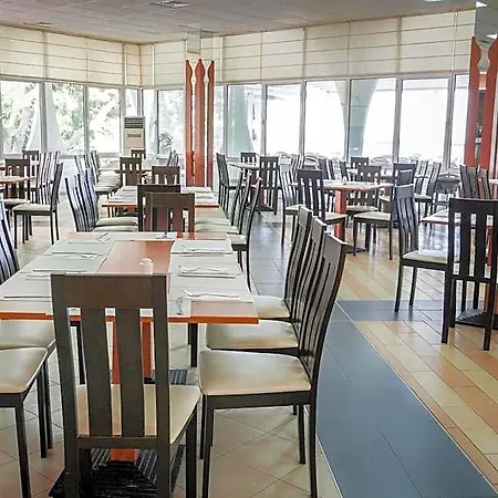 Laguna 4* بالشيك