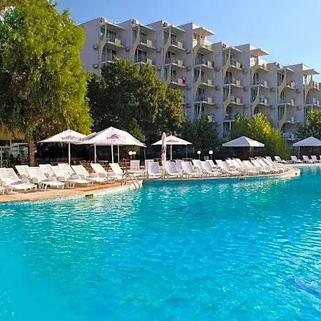 Laguna فندق 4*
